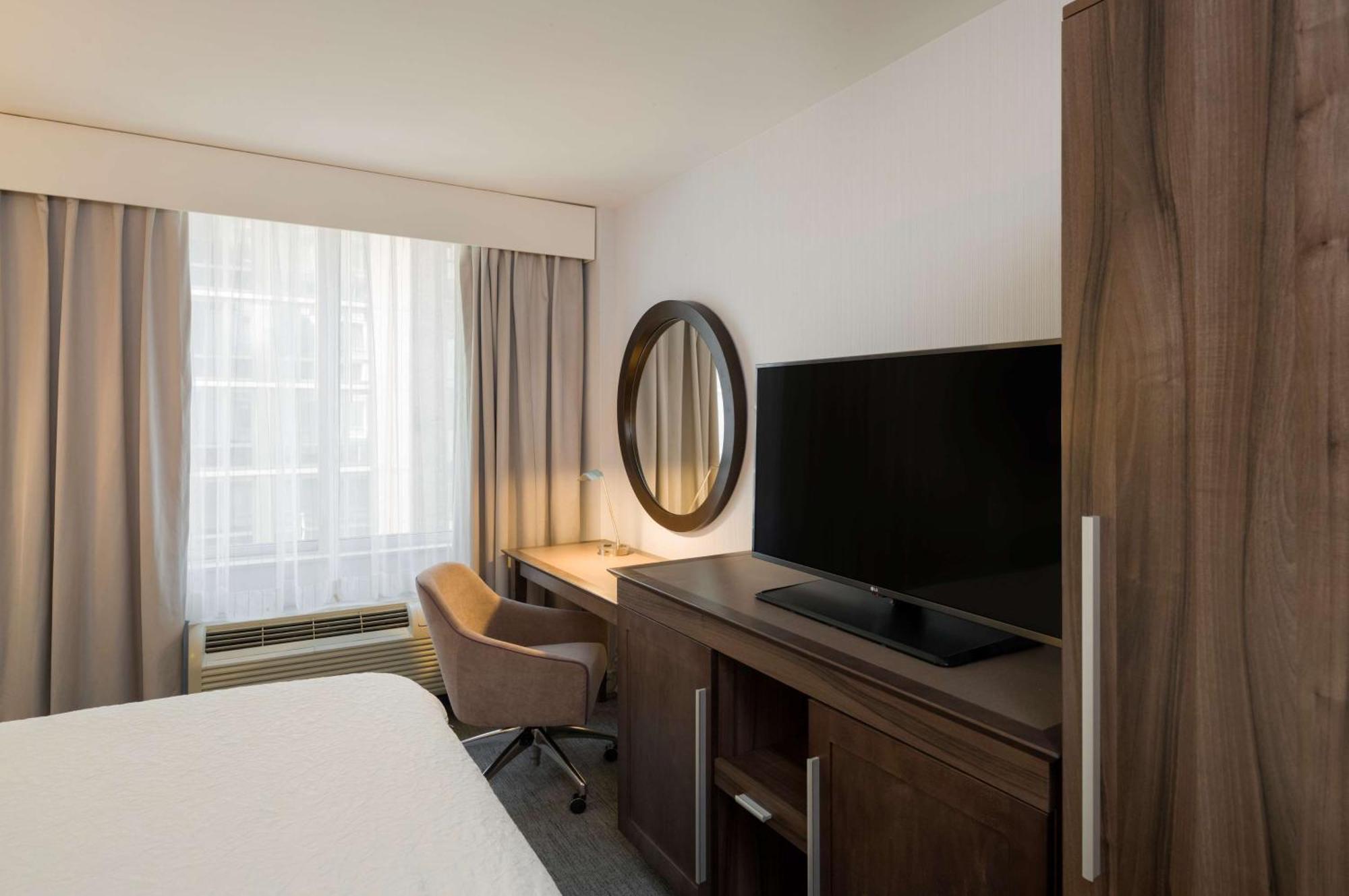 Hampton Inn Manhattan - Times Square South New York Exteriér fotografie